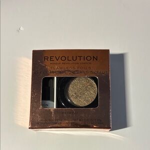 Revolution Flawless Foils Metallic Eyeshadow - Gold